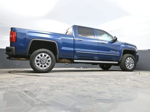 Used 2016 GMC Sierra 2500 Denali w/ Suspension Package, Off-Road image 44