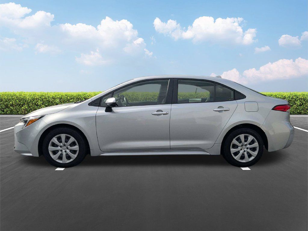 Certified 2025 Toyota Corolla LE FWD image 6
