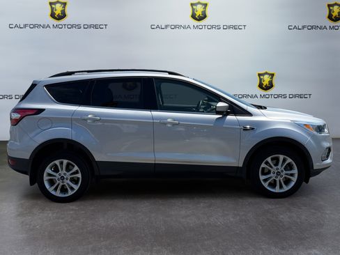 Used 2018 Ford Escape SE FWD image 6