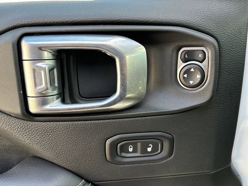 Used 2022 Jeep Wrangler Unlimited Sahara w/ LED Lighting Group image 17