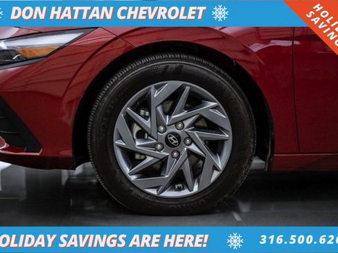 Used 2024 Hyundai Elantra SEL image 40