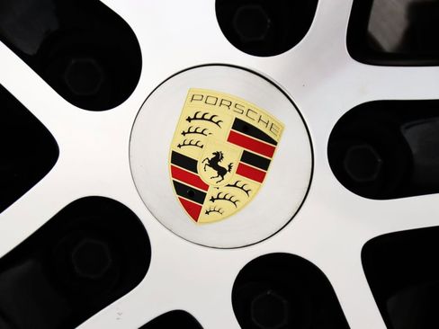 Used 2024 Porsche Cayenne image 28