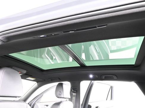 Used 2020 Volkswagen Atlas Cross Sport SEL R-Line image 5