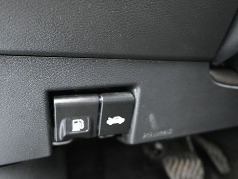 Used 2024 Nissan Versa SV FWD image 25