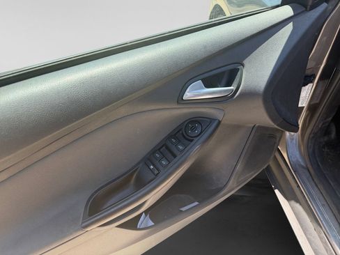 Used 2014 Ford Focus SE FWD image 20