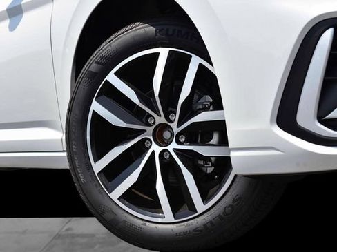 New 2026 Volkswagen Jetta SE FWD image 3