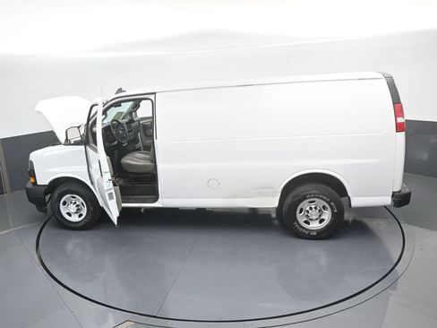 Used 2019 Chevrolet Express 2500 image 55