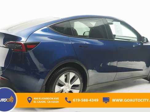 Used 2023 Tesla Model Y 2WD image 6