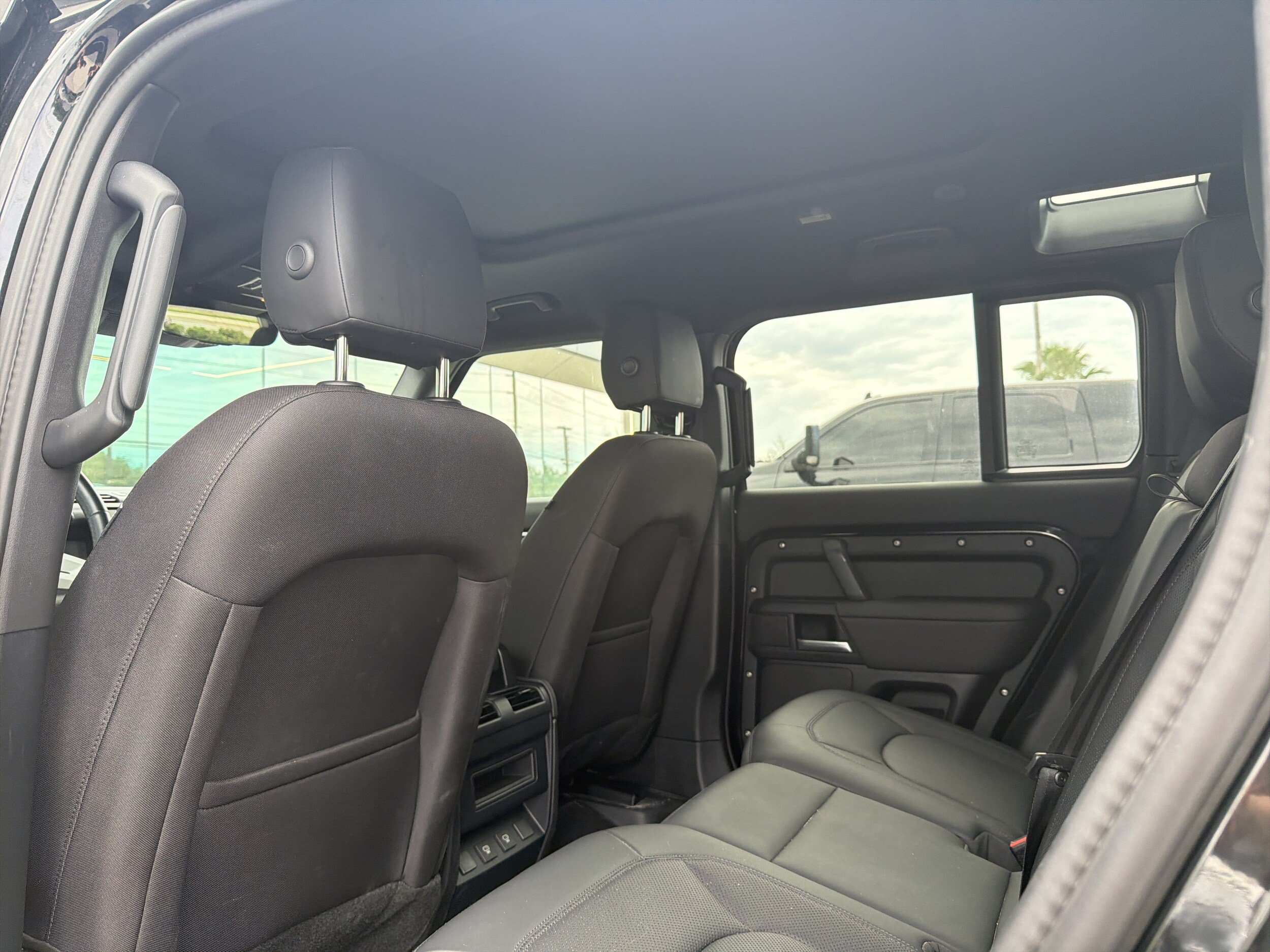 Used 2025 Land Rover Defender 110 S AWD/4WD image 6