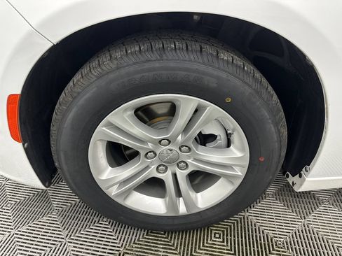 Used 2023 Dodge Charger SXT RWD image 11
