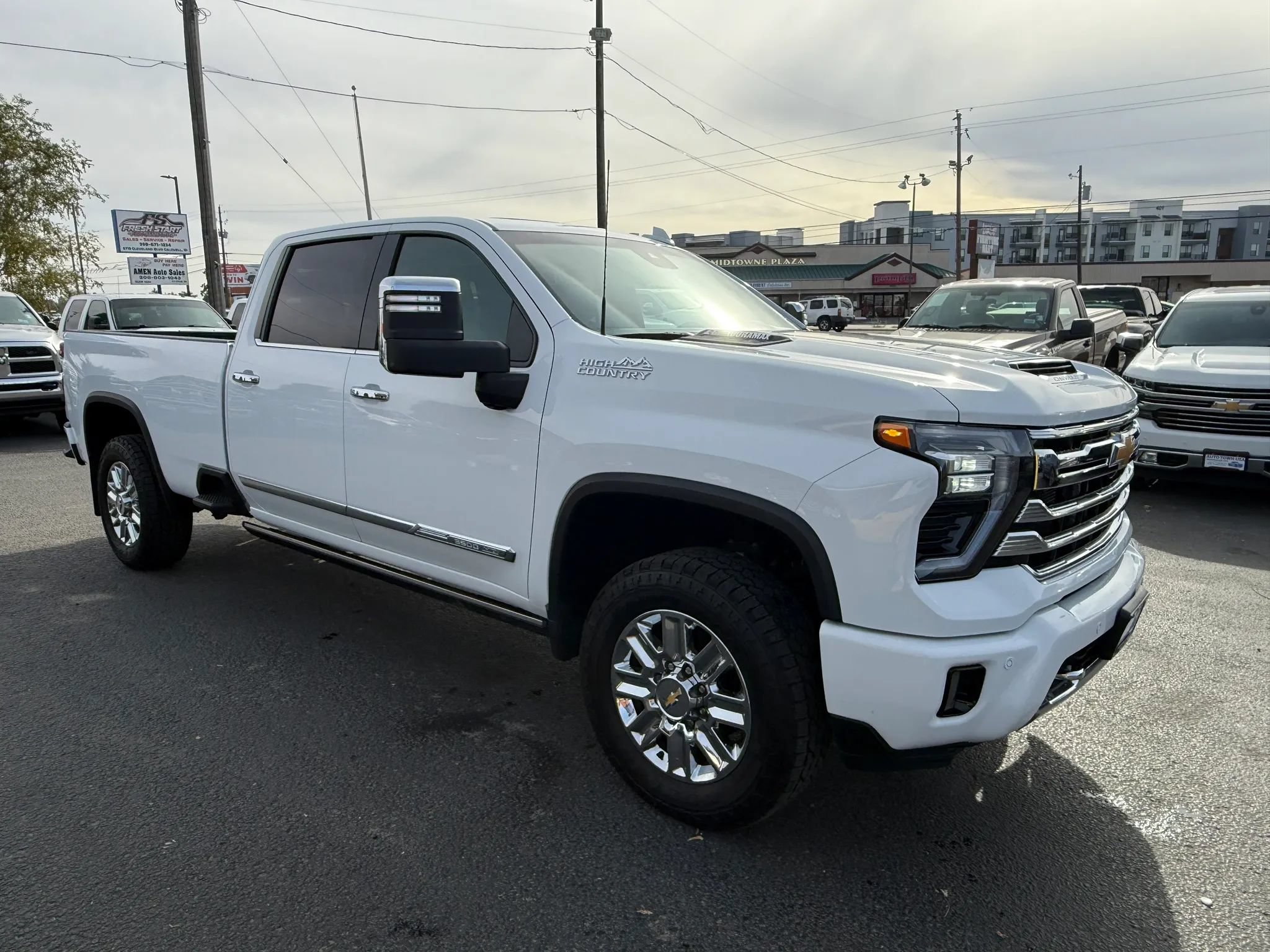 Used 2024 Chevrolet Silverado 3500 High Country w/ High Country Premium Package AWD/4WD image 7