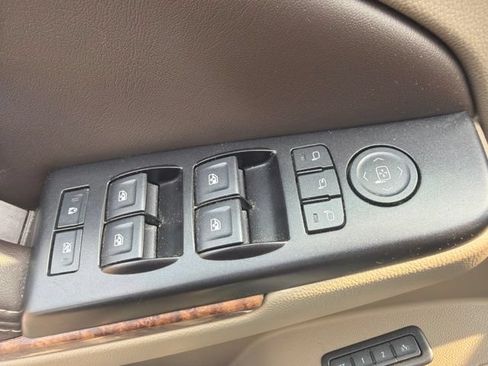 Used 2017 Chevrolet Tahoe Premier AWD/4WD image 33