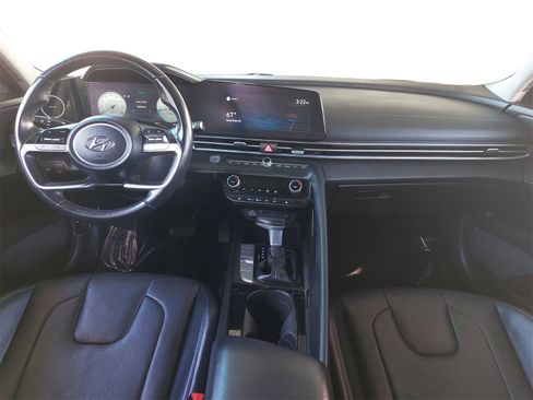 Used 2022 Hyundai Elantra Limited w/ Preferred Accessory Package image 9