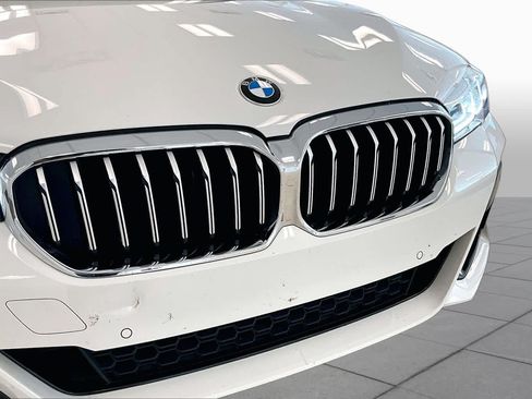 Used 2023 BMW 530i w/ M Sport Package RWD image 27