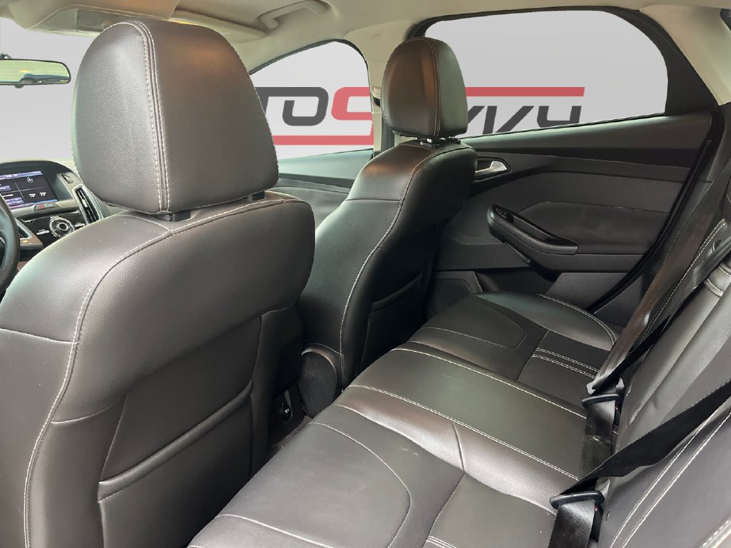 Used 2013 Ford Focus Titanium w/ Titanium Handling Pkg FWD image 16