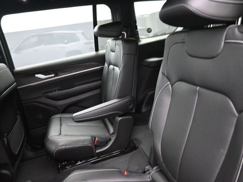 New 2025 Jeep Grand Cherokee L Limited w/ Black Appearance Package image 14