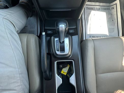 Used 2015 Honda Crosstour EX-L image 15