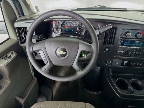 Used 2018 Chevrolet Express 3500 LT w/ LT Preferred Equipment Group image 15