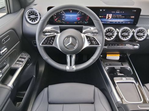 New 2026 Mercedes-Benz GLB 250 image 12