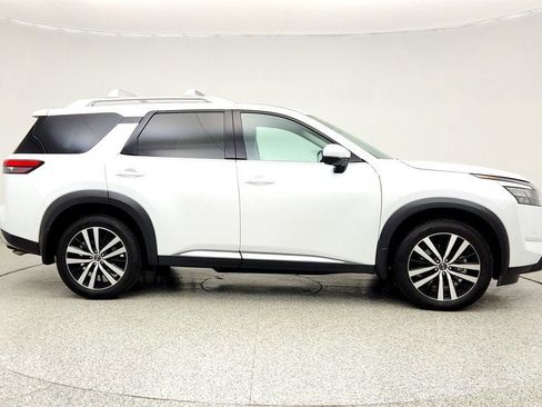 Used 2025 Nissan Pathfinder Platinum w/ Cargo Package AWD/4WD image 4