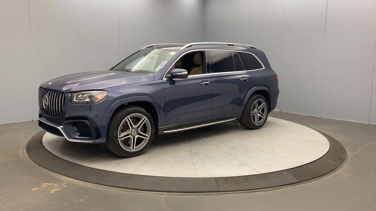 Used 2024 Mercedes-Benz GLS 450 4MATIC image 9