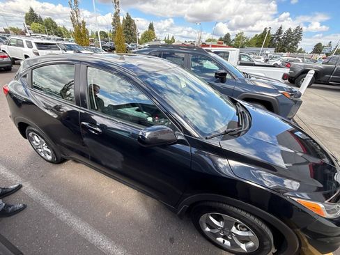 Used 2019 Honda HR-V LX image 4
