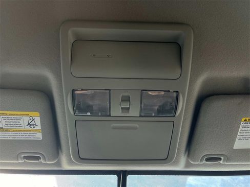 Used 2021 Nissan Frontier SV w/ Midnight Edition Floor Mats image 34