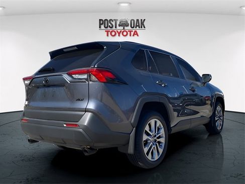 Used 2025 Toyota RAV4 XLE Premium image 7