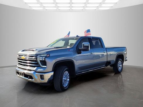 Used 2025 Chevrolet Silverado 3500 LTZ w/ LTZ Premium Package AWD/4WD image 8