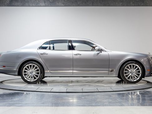 Used 2017 Bentley Mulsanne Speed image 18