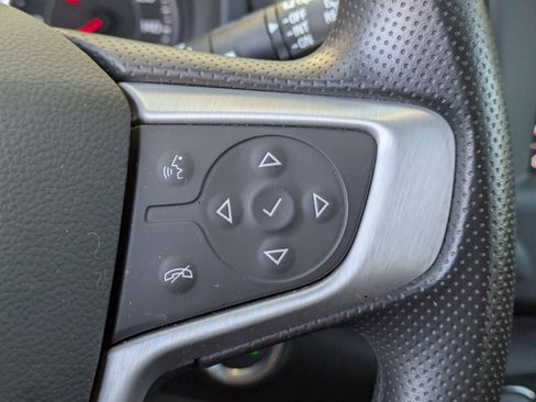 Used 2023 GMC Terrain SLE w/ Driver Convenience Package image 16