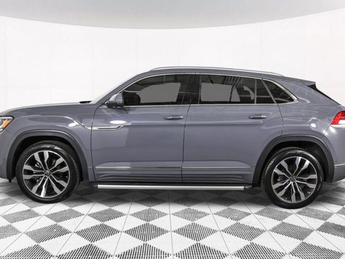 Used 2022 Volkswagen Atlas Cross Sport SEL Premium R-Line AWD/4WD image 19