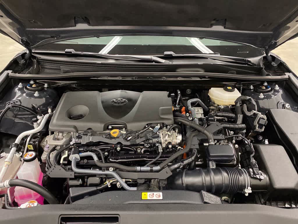 Used 2025 Toyota Camry SE FWD image 11