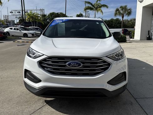 Used 2020 Ford Edge SE image 9