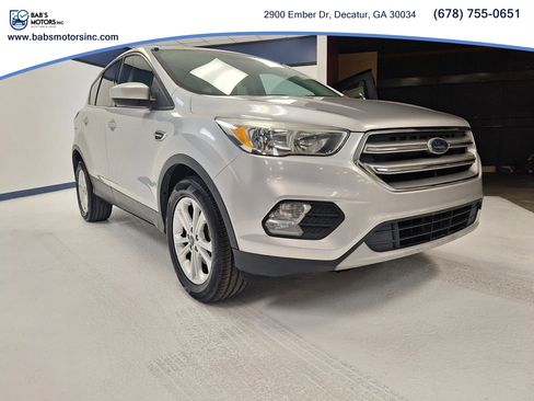 Used 2017 Ford Escape SE FWD image 19