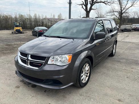 Used 2016 Dodge Grand Caravan SXT w/ UConnect Hands-Free Group image 1