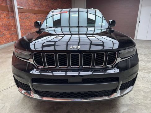 Used 2024 Jeep Grand Cherokee L Laredo AWD/4WD image 9