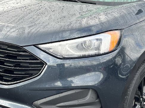 Used 2022 Ford Edge SE w/ Black Appearance Package image 10
