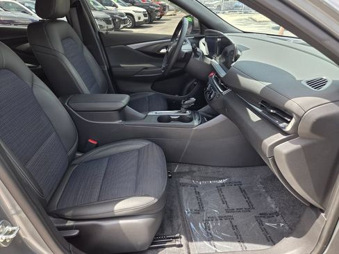 Used 2025 Buick Envista Preferred w/ Convenience I Package FWD image 15