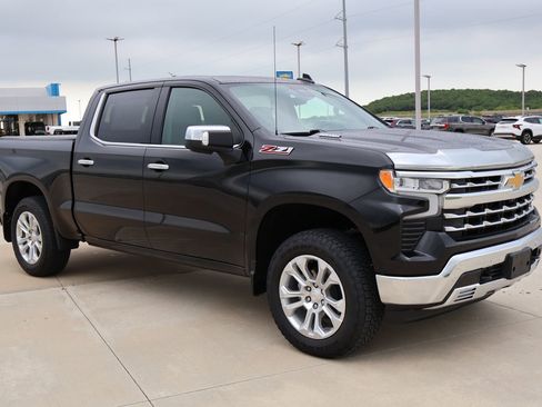 Used 2023 Chevrolet Silverado 1500 LTZ w/ LTZ Premium Package AWD/4WD image 6