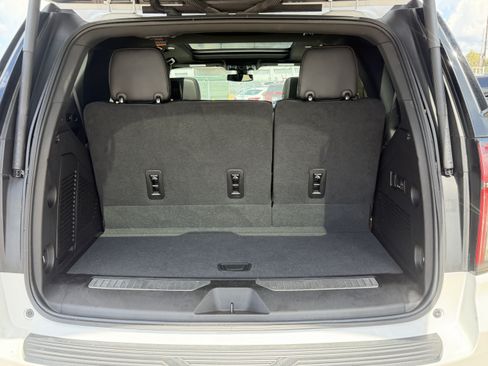 Used 2022 Chevrolet Tahoe RST w/ Luxury Package RWD image 35
