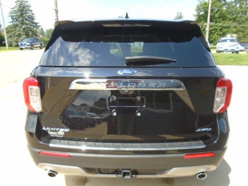 Used 2024 Ford Explorer Limited w/ Limited Technology Package AWD/4WD image 9
