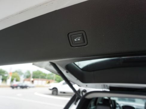 Used 2021 Chevrolet Traverse RS AWD/4WD image 10