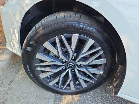 Used 2025 Nissan Altima 2.5 SV FWD image 30