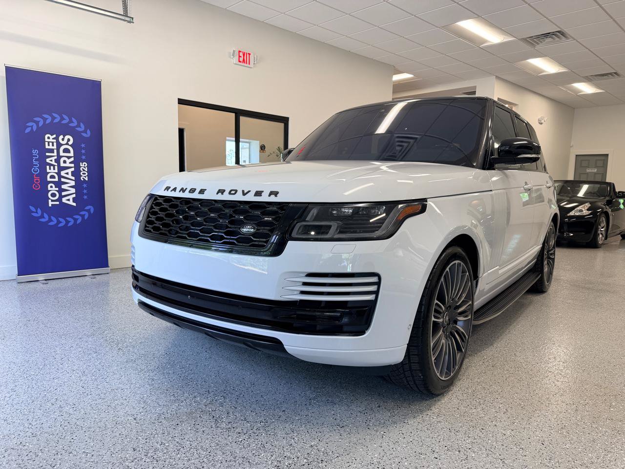 Used 2019 Land Rover Range Rover HSE AWD/4WD image 3