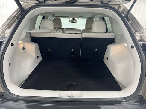 Used 2019 Jeep Cherokee Limited AWD/4WD image 23