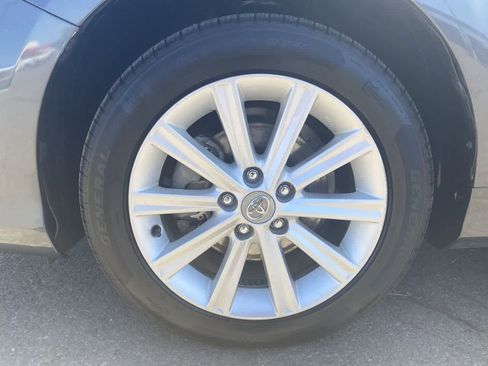 Used 2013 Toyota Camry XLE FWD image 10