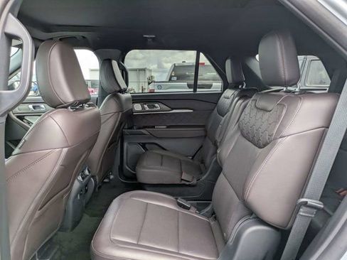 Used 2025 Ford Explorer Platinum w/ LUX Leather Package AWD/4WD image 14