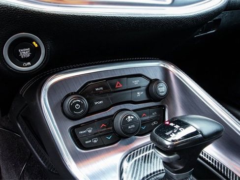 Used 2018 Dodge Challenger SXT image 22