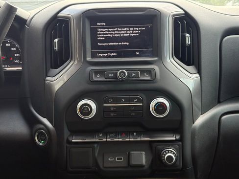 Used 2024 GMC Sierra 2500 Pro w/ Convenience Package image 14